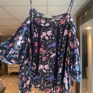 American Eagle cold shoulder top